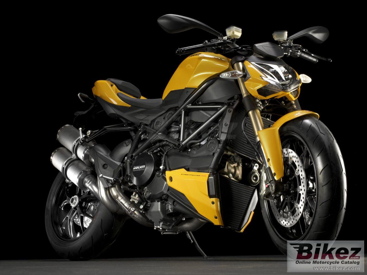 Big Ducati streetfighter 848 picture and wallpaper from Bikez.com